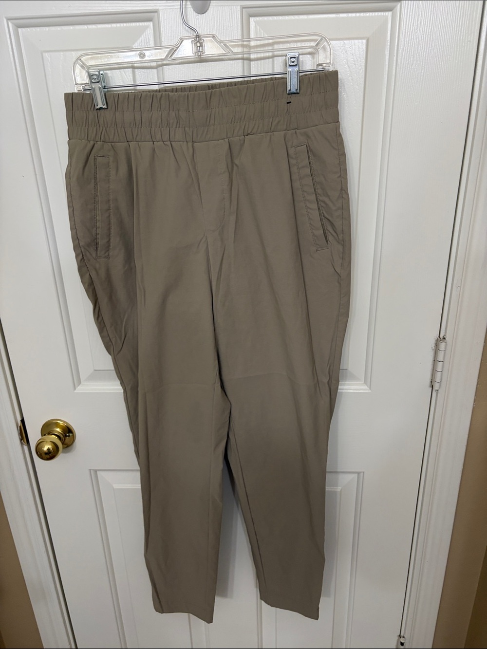 Cropped Elastic-Waist Ankle Pants in Taupe